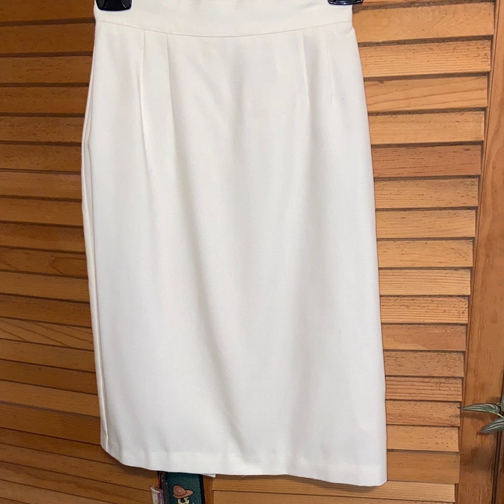 Worthington Women's Cream Pencil Skirt - Sleek Tailored Fit 2P